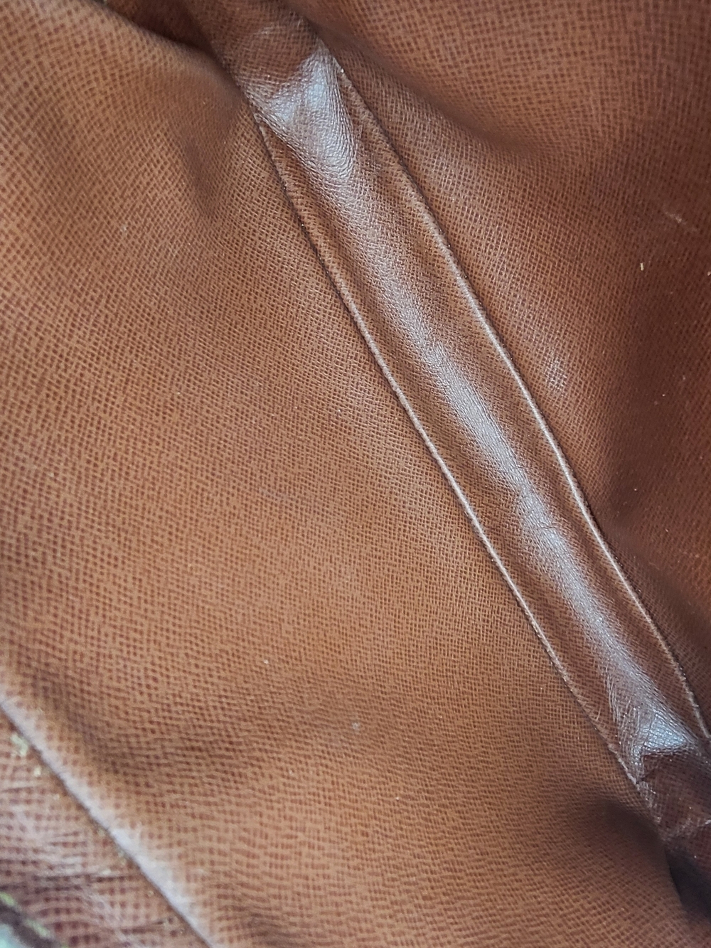 LOUIS VUITTON
Monogram Pochette Marly Bandouliere Crossbody..Authentic. - Picture 13 of 16